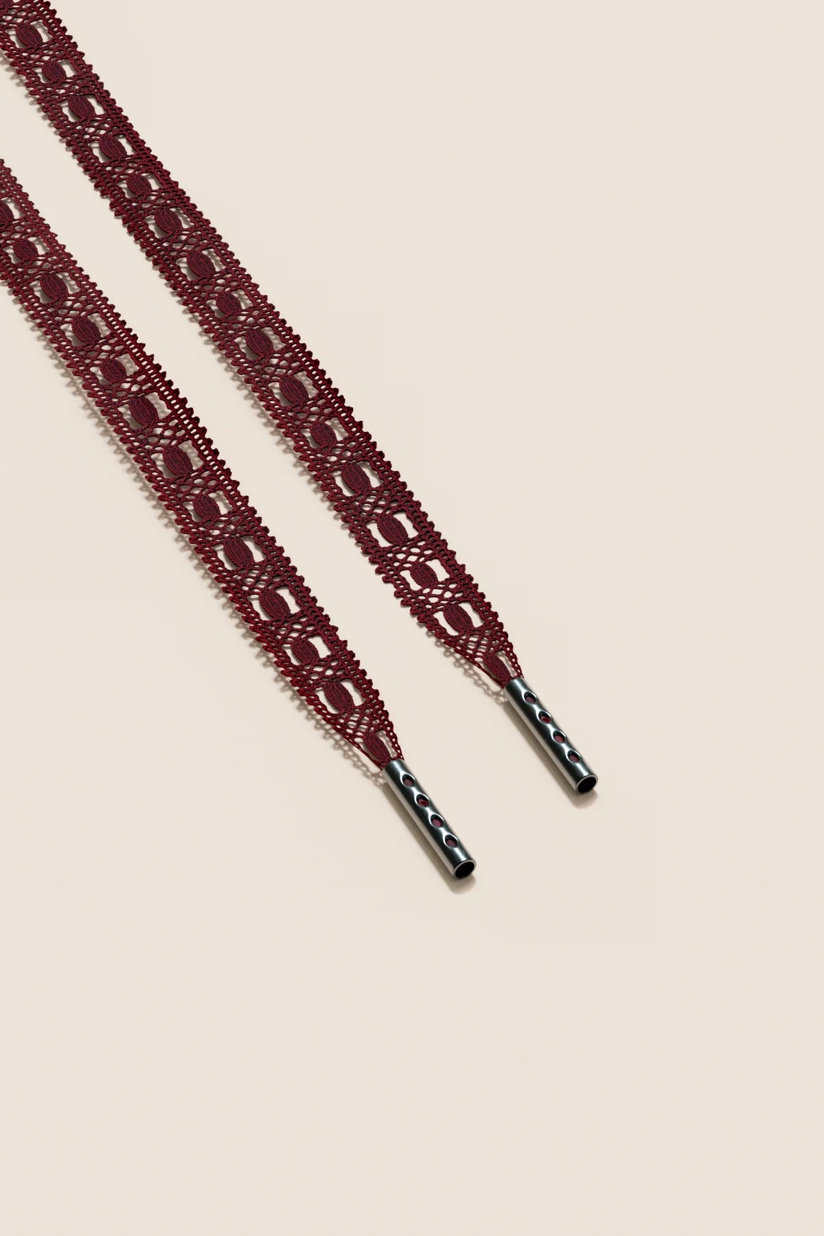 Senkels Bordeaux Crochet Shoelaces with Black Nickel Aglets