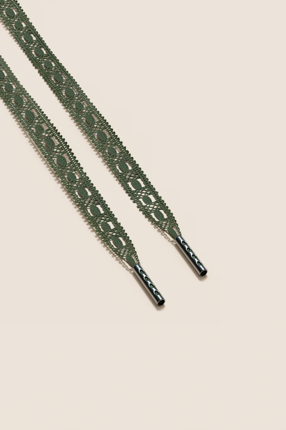 Senkels Hunter Green Crochet Shoelaces with Black Nickel Aglets
