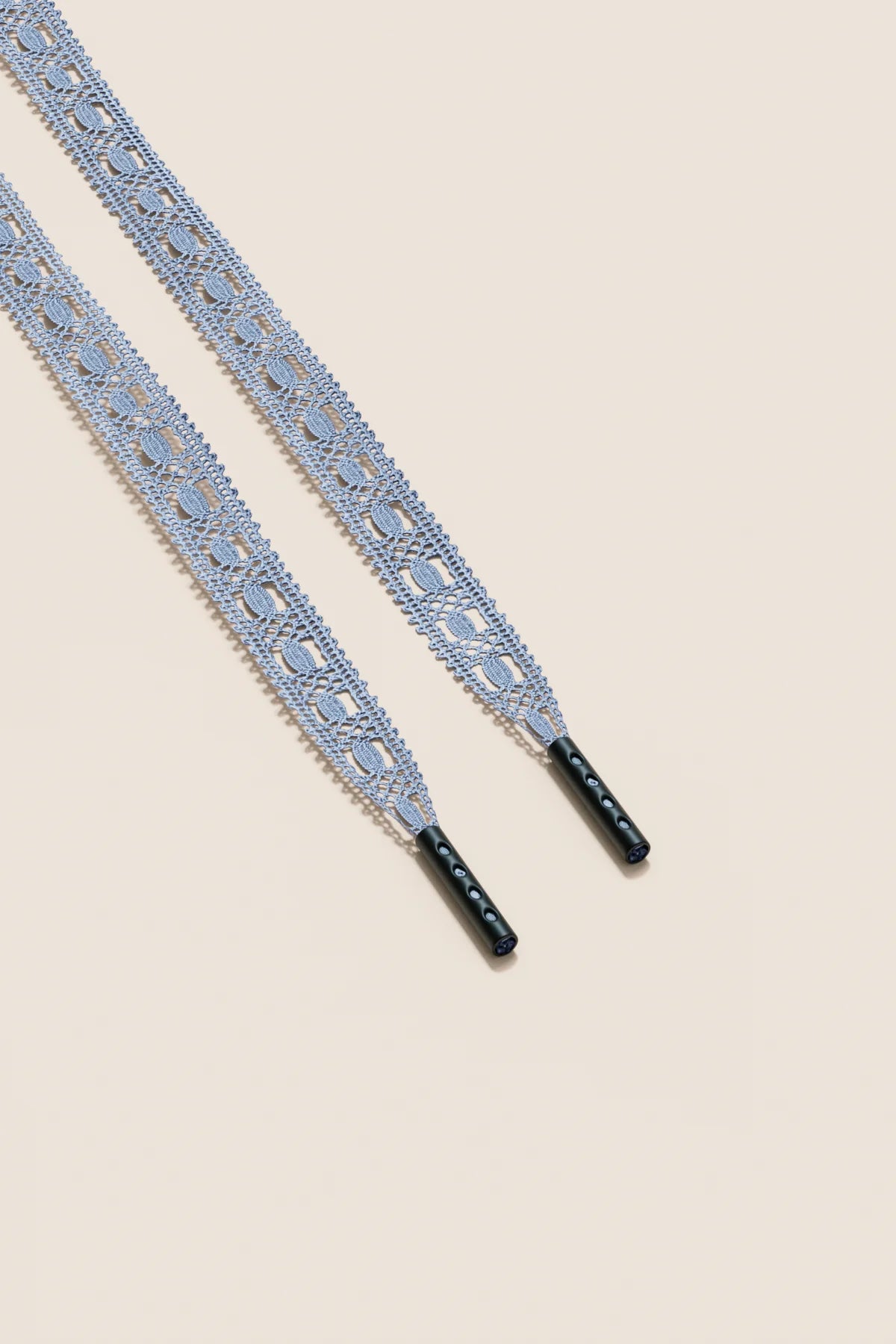 Senkels Light Blue Crochet Shoelaces with Black Matte Aglets