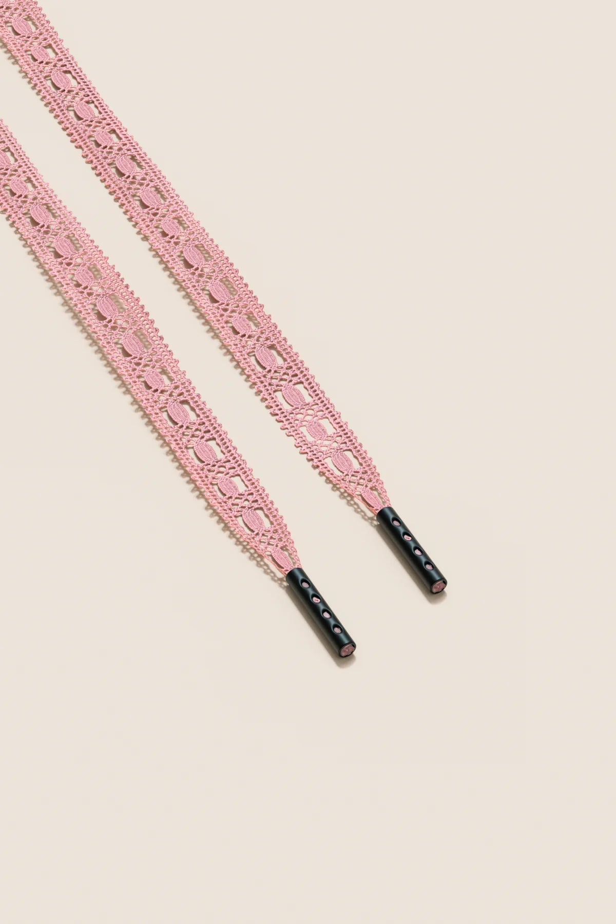 Senkels Pink Crochet Shoelaces with Black Matte Aglets