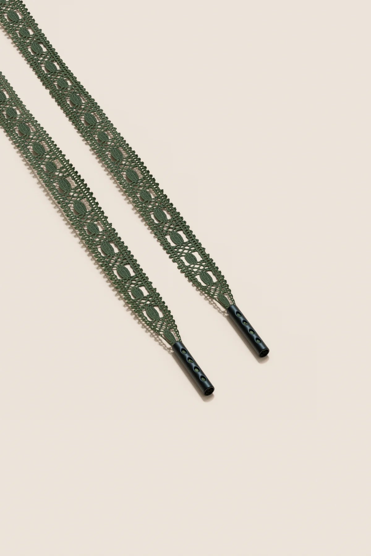 Senkels Hunter Green Crochet Shoelaces with Black Matte Aglets