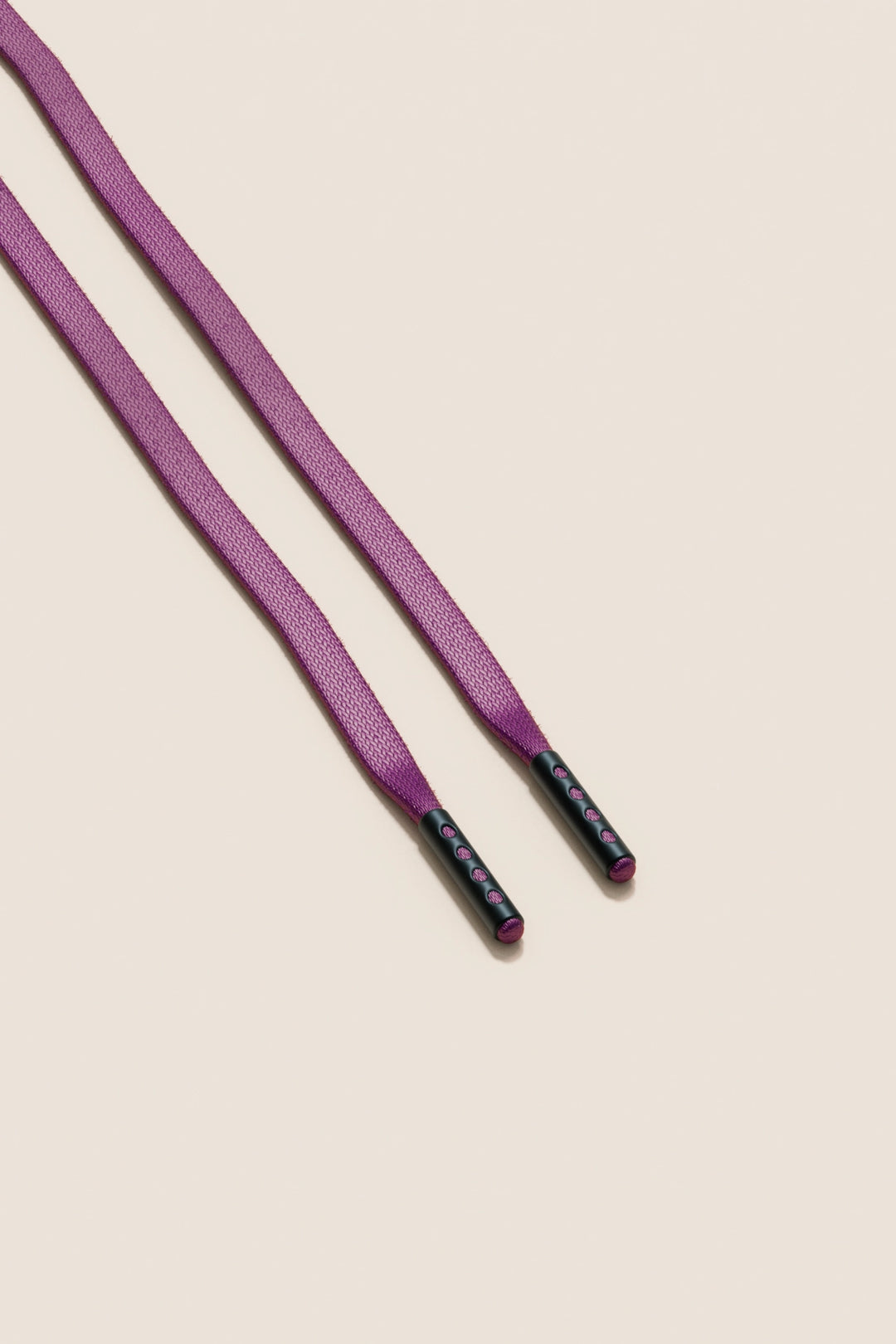 Senkels Plum 3mm Flat Waxed Shoelaces with Black Matte Aglets